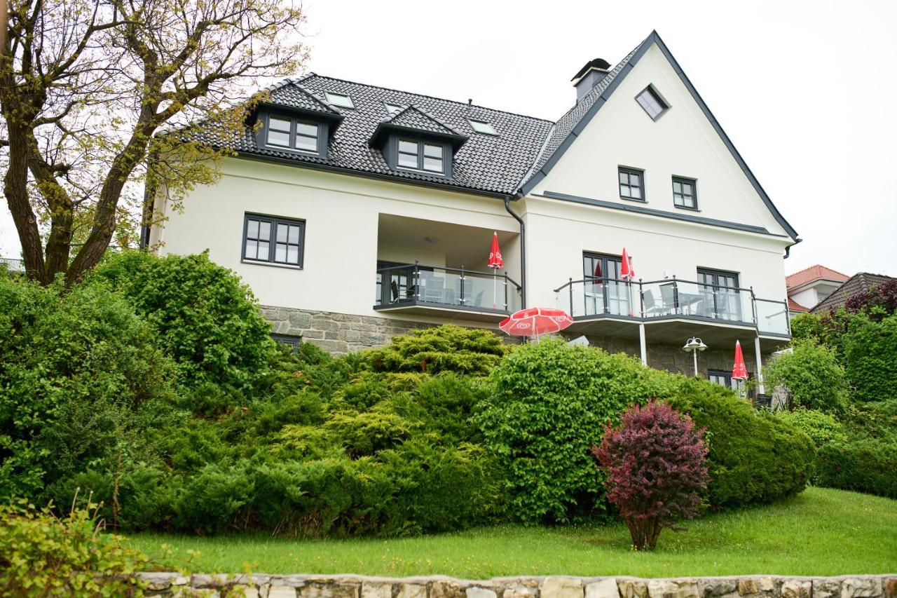 Haus Aussicht - Ferienwohnungen Velden Velden am Wörthersee Exterior foto